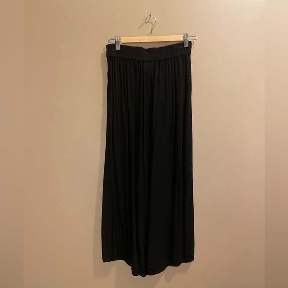 Monki - Black Super Soft Wide Lev Culotte Trousers - Picture 5 of 6